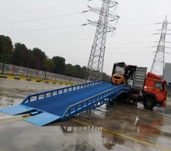 汨羅長沙移動式登車橋